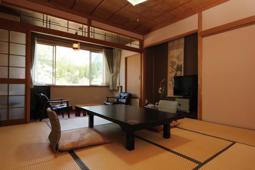 Gokayama Onsen Akaokan Nanto Екстериор снимка